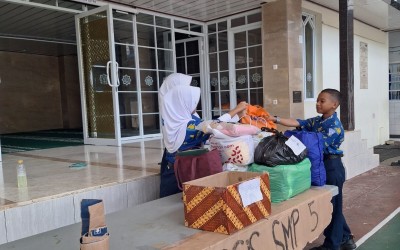 Awali Masa Bakti dengan Kegiatan Sosial, OSIS SMP Negeri 5 Makassar Buka Posko Bansos untuk Panti Asuhan