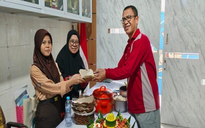 Menyemarakkan Syawal,UPT SPF SMP Negeri 5 Makassar Mengadakan Halal Bi Halal